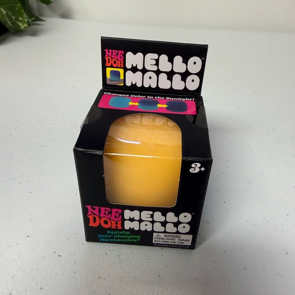 NeeDoh Mello Mallo Color-Changing Squishy